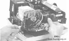 Cardio - Aid 200B除颤仪拆卸前壳和后壳