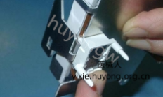 飞利浦MP2监护仪重新安装NBP泵组件